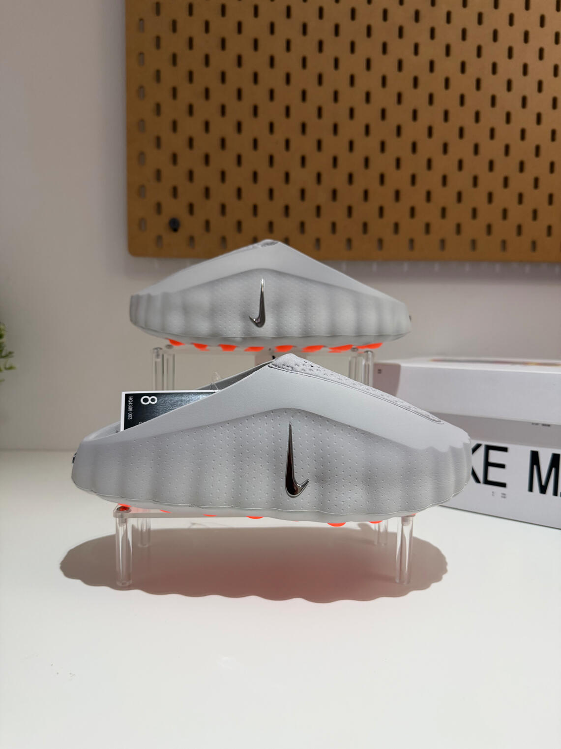 NIKE MIND 001 $859.000